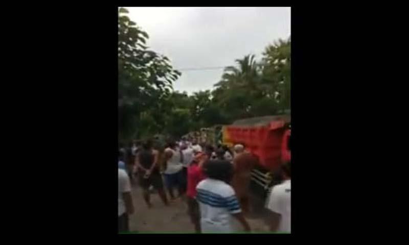Demo Tolak Penambangan Pasir di Purbalingga Ricuh, Emak-emak Disiram Air Sabun