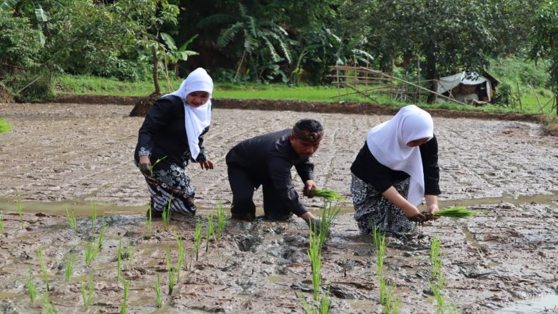 Belajar di Masa Pandemi, Pelajar Purwakarta Wajib Berseragam Sekolah 