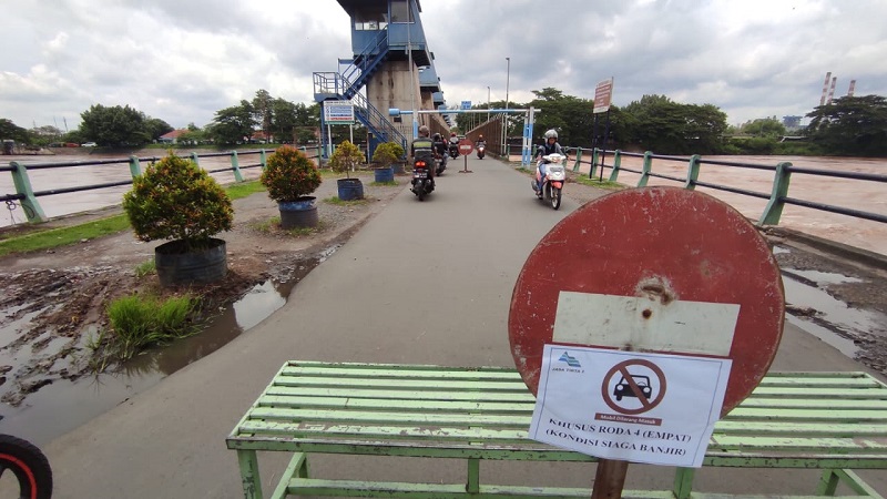 Sungai Brantas Siaga Kuning, Jembatan Rolak Mojokerto-Sidoarjo Ditutup 