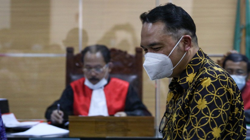 Kasus Penyelundupan Harley-Davidson, Mantan Dirut Garuda Jalani Sidang Perdana - Bagian 2