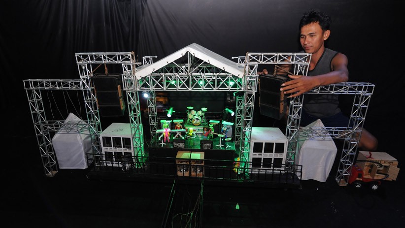Perajin Asal Klaten Produksi Miniatur Panggung Konser Musik, Dijual Rp10 Juta - Bagian 1
