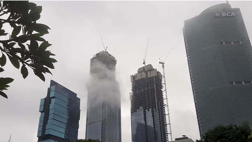 Jakarta Hujan, Gedung-Gedung Diselimuti Kabut - Bagian 4