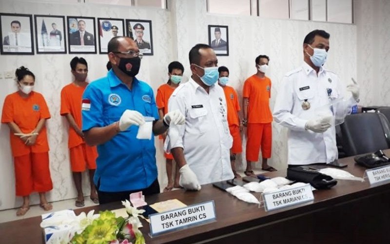 BNNP Kalteng Sita 1,5 Kg Sabu dari 3 Kelompok, Modus Dimasukkan ke Sandal Kulit