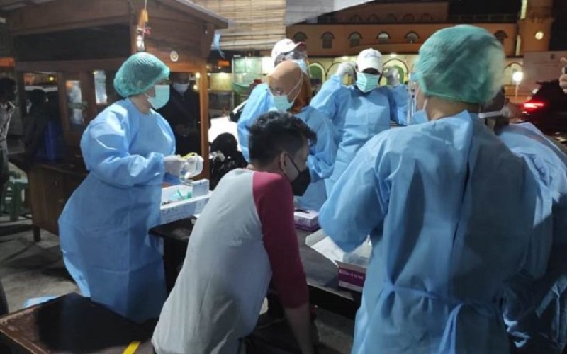 Patroli Prokes, Pemkot Pangkalpinang Swab Antigen di Warung Kopi 