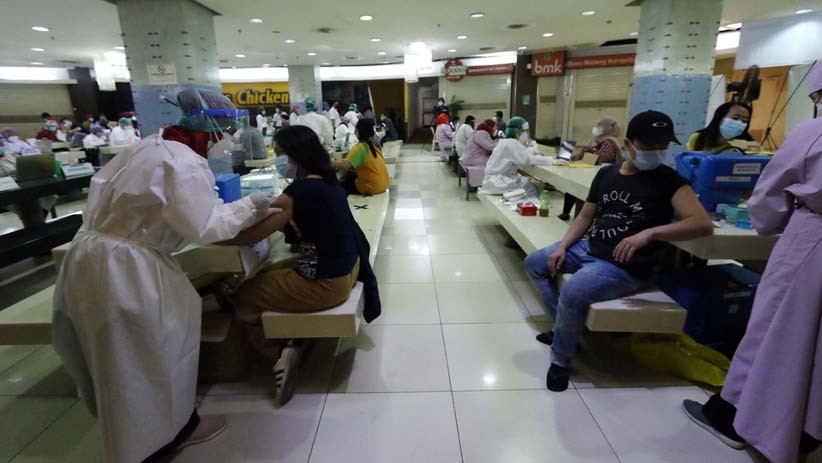 Takut Divaksin Covid, Warga Alor Ramai-Ramai Kabur ke Hutan