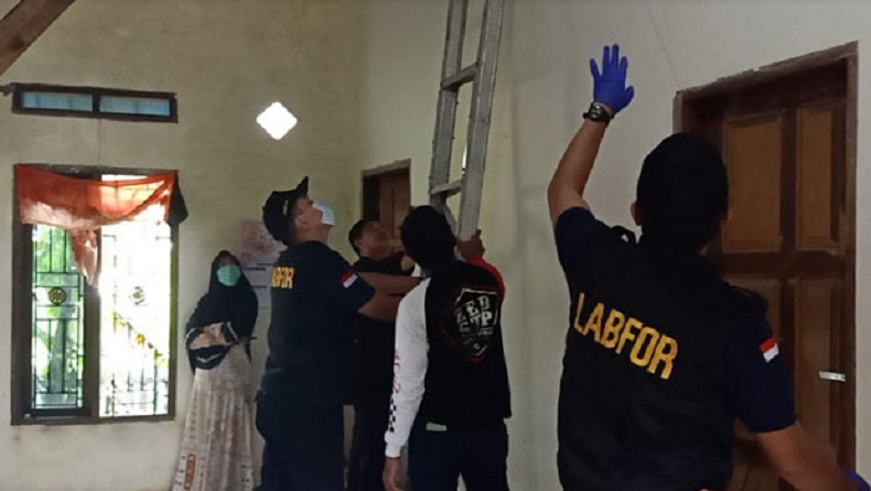 title Ibu Hamil di Gowa Terkena Peluru Nyasar saat Menonton TV di Rumah Ibu Hamil di Gowa Terkena Peluru Nyasar saat Menonton TV di Rumah