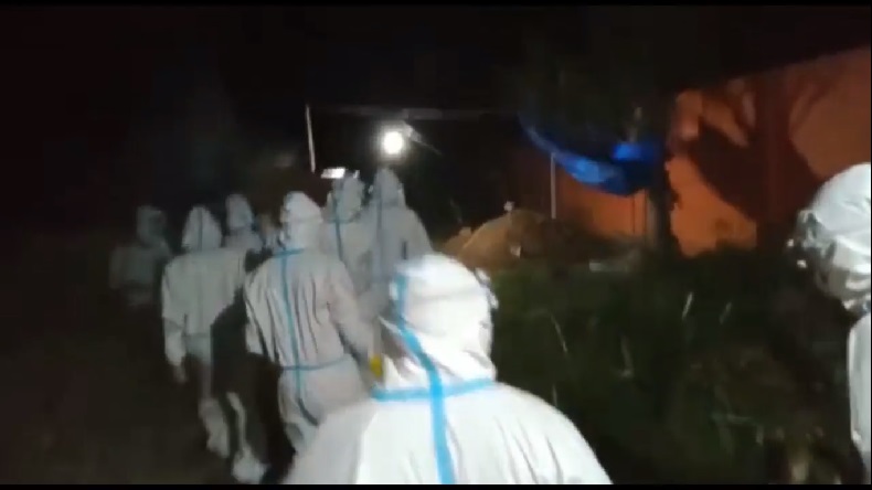 Pemakaman Pasien Covid di Wajo Nyaris Ricuh, Keluarga Ingin Peluk Peti Jenazah