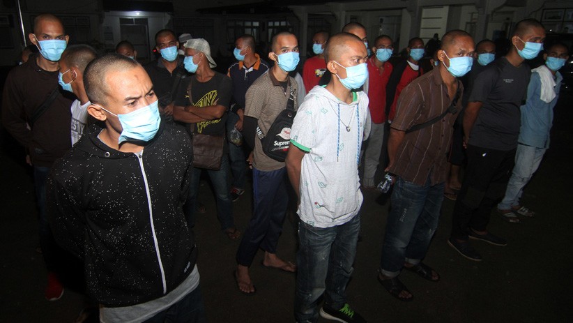 Malaysia Deportasi 160 Pekerja Migran Indonesia melalui PLBN Entikong - Bagian 1