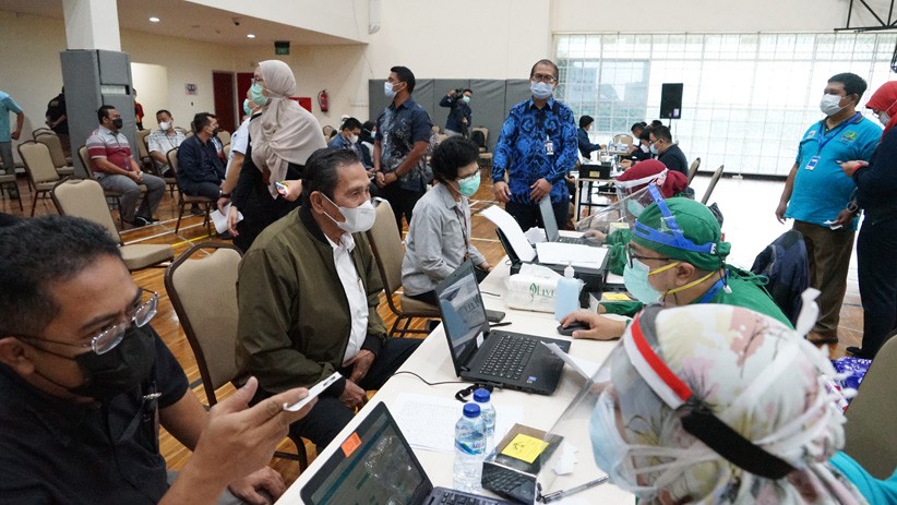 Pegawai hingga Tahanan KPK Divaksin Covid-19 - Bagian 4