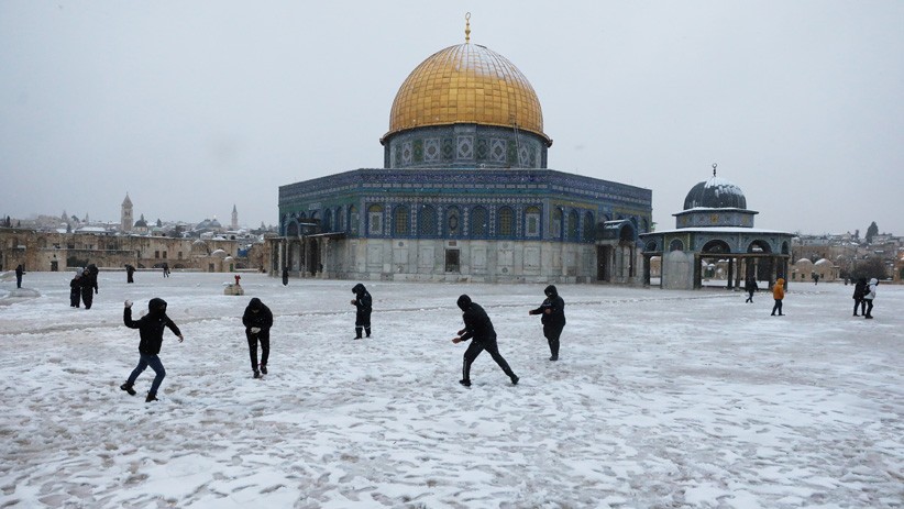  Masjid Al Aqsa dan Tembok Ratapan di Yerusalem Diselimuti Salju