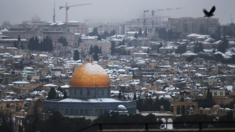 Penampakan Kompleks Masjid Al-Aqsa Yerusalem Diselimuti Salju - Bagian 5
