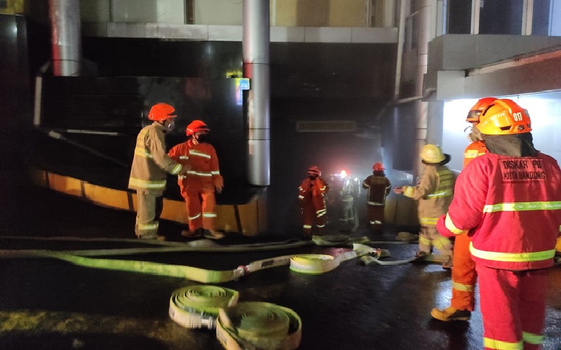 BEC Bandung Terbakar, Api Diduga dari Genset di Lantai Dasar