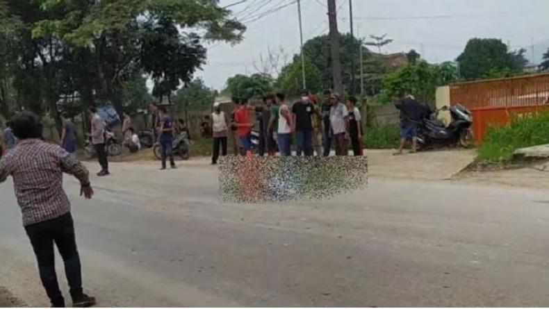 Viral Detik-Detik Remaja Tewas Terlindas Saat Adang Truk Tronton Di Bogor