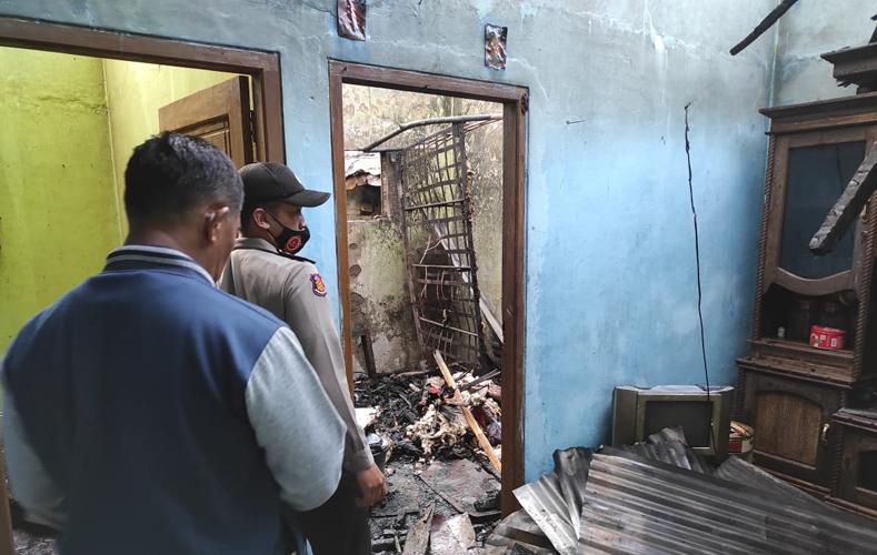 Gegara Kakak Beradik Berselisih Paham,  Rumah dan Mobil Terbakar di Pemalang