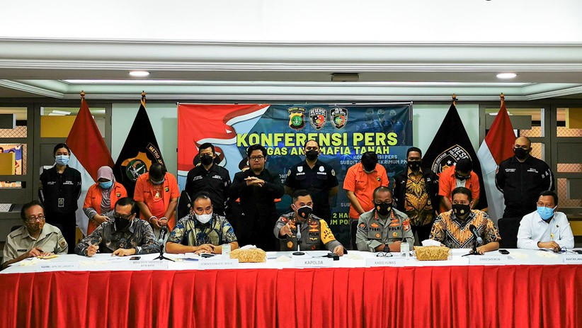 Ibu Dino Patti Djalal Korban Mafia Tanah, Pelaku Fredy Kusnadi Ditangkap Polisi - Bagian 4