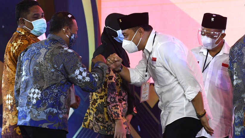 Eri Cahyadi - Armuji Ditetapkan KPU sebagai Pemenang Pilkada Surabaya