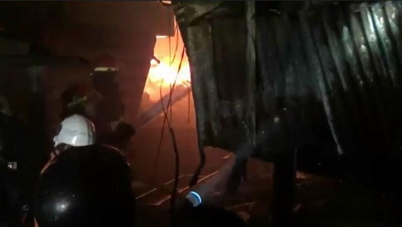 Pasar Kepoh Bojonegoro Terbakar Hebat, 90 Persen Bangunan Hangus 