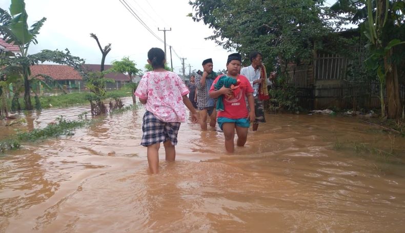 Ribuan Rumah di Karawang Kembali Diterjang Banjir, Warga: Ayo Ngungsi Lagi