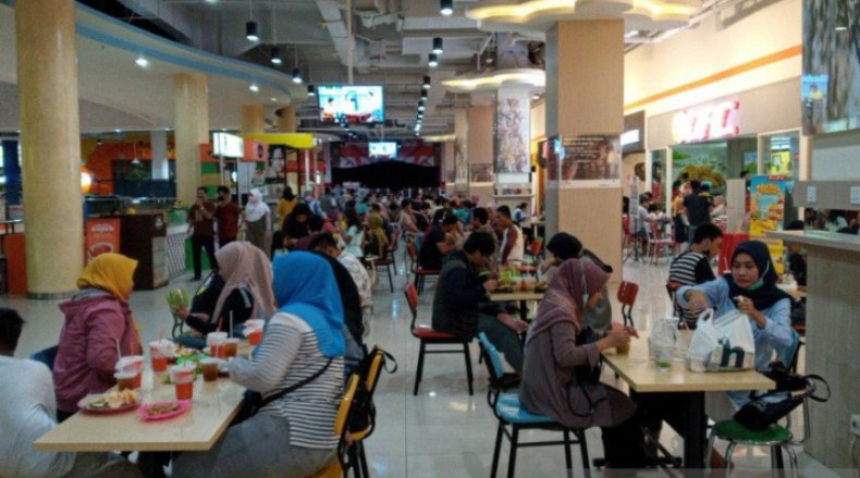 Pelonggaran Pembatasan Usia, Jumlah Pengunjung Mal di Solo Naik Signifikan  