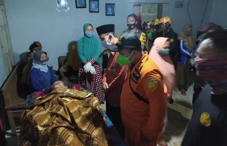 title Nenek 60 Tahun Tewas Tenggelam saat Seberangi Sungai Telukan Jepara Nenek 60 Tahun Tewas Tenggelam saat Seberangi Sungai Telukan Jepara