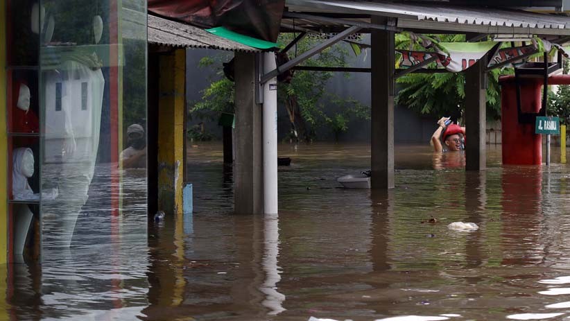 Perumahan Pondok Maharta Tangerang Banjir hingga 2 Meter, Akses Jalan Putus Total - Bagian 4