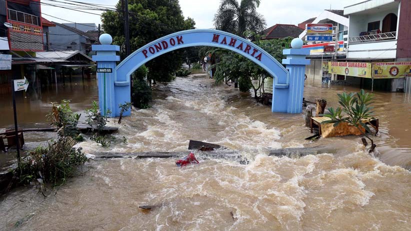 Perumahan Pondok Maharta Tangerang Banjir hingga 2 Meter, Akses Jalan Putus Total - Bagian 5