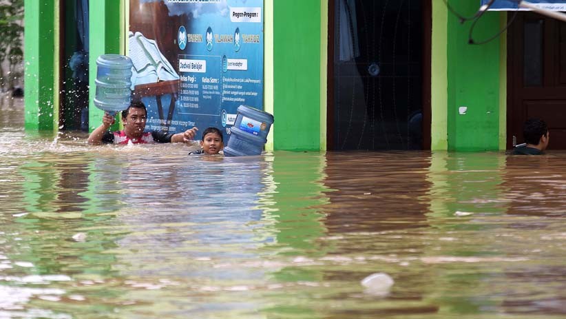 Perumahan Pondok Maharta Tangerang Banjir hingga 2 Meter, Akses Jalan Putus Total - Bagian 6