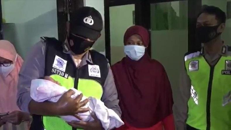 Miris, Bayi Laki-Laki Ditemukan di Musala Ponorogo dalam Kondisi Kedinginan dan Tali Pusar Busuk