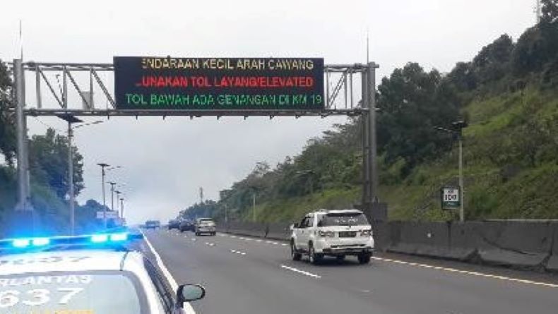 Antisipasi Banjir, VMS Tol Cipularang Purwakarta Informasikan Genangan ke Pengendara