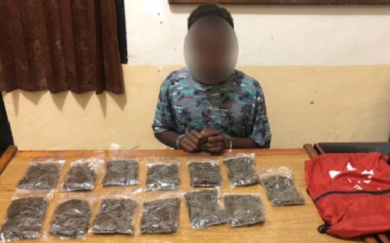 Remaja 14 Tahun Bawa Paket Ganja Ditangkap di Pasar Youtefa Jayapura 