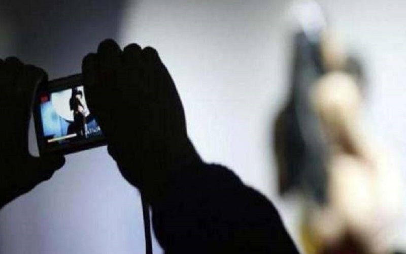 title Terpancing Bujuk Rayu, Guru Cantik Ini Bersedia Foto Bugil Lalu Merasakan Akibatnya Terpancing Bujuk Rayu, Guru Cantik Ini Bersedia Foto Bugil Lalu Merasakan Akibatnya