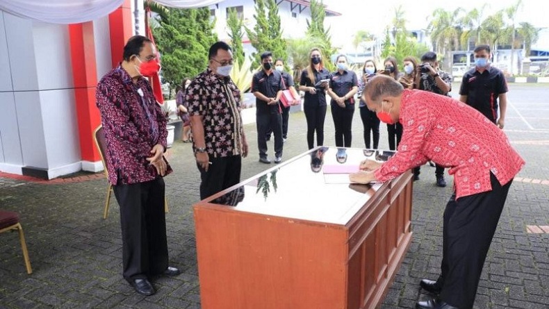 Perangkat Daerah Pemkab Minahasa Tandatangani Dokumen Perjanjian Kerja dan Pakta Integritas 2021