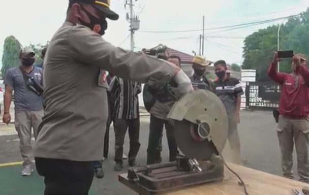 Kejari Lampung Selatan Musnahkan 6 Pucuk Senpi Rakitan dan 2,9 Kg Sabu