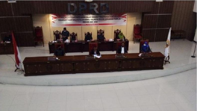 DPRD Tidore Kepulauan Tetapkan Ali Ibrahim-M Sinen Jadi Wali Kota dan Wakil Wali Kota