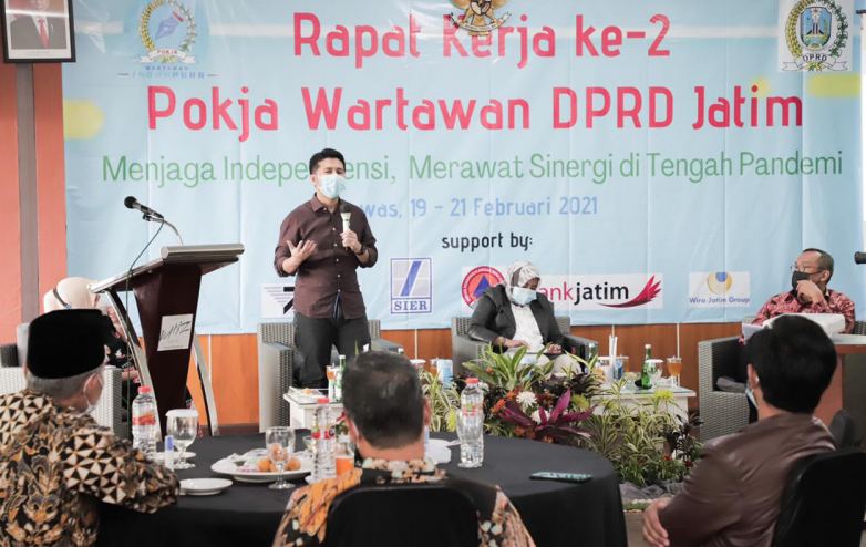 Jaga Bisnis Tetap Survive, Wagub Emil Minta UMKM  Beradaptasi