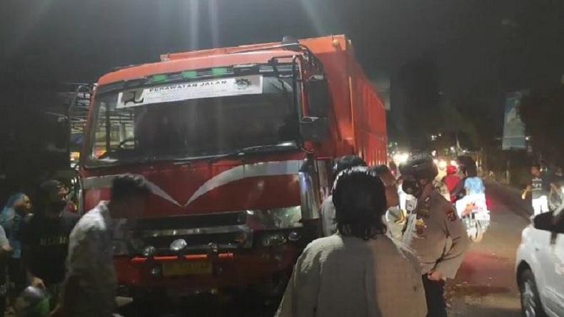 Truk Tabrak 5 Kendaraan di Pematangsiantar, 3 Korban Dievakuasi di Bawah Kolong