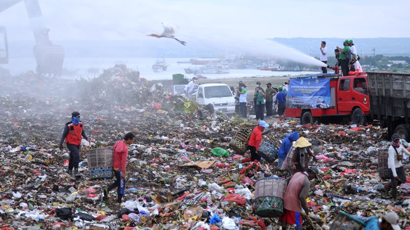 Kurangi Bau Sampah, TPA Suwung Denpasar Disemprot Eco-Enzyme - Bagian 2