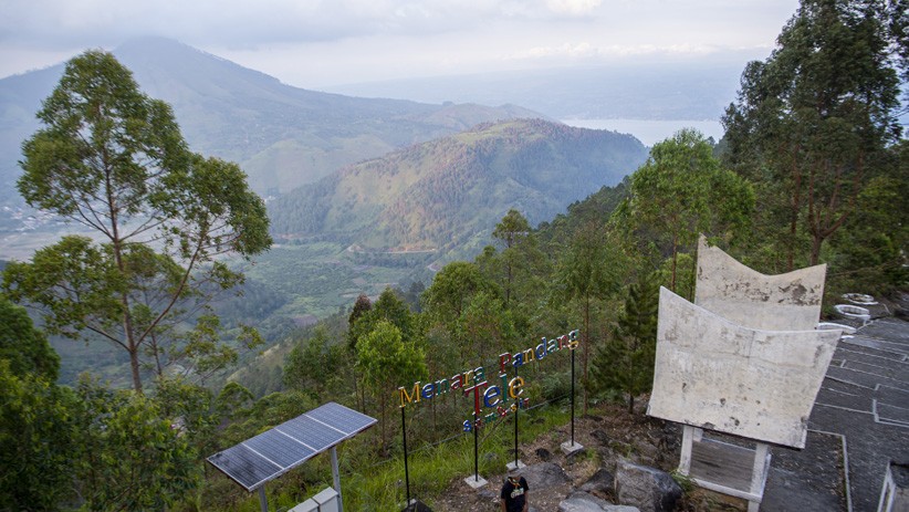 Keindahan Panorama Danau Toba Terlihat dari Menara Pandang Tele - Bagian 3