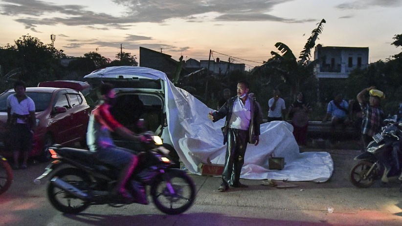 Ratusan Korban Banjir Bekasi Mengungsi di Proyek Jalan Tol Cibitung-Cilincing - Bagian 3