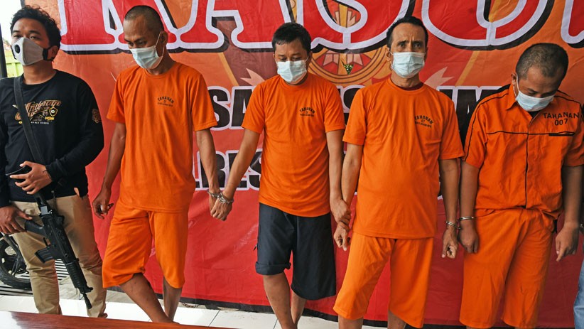 Modus Penggembosan Ban Mobil, 4 Perampok Nasabah Bank di Serang Ditangkap - Bagian 2
