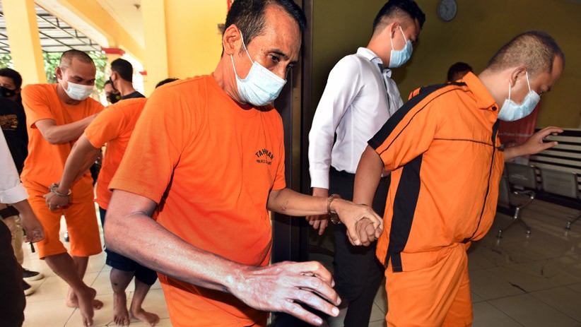 Modus Penggembosan Ban Mobil, 4 Perampok Nasabah Bank di Serang Ditangkap - Bagian 1