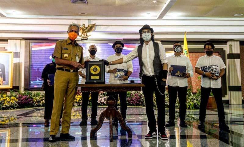 Padi Reborn Rilis Lagu Kagama Bhakti, Ganjar: Lagu Ini Luar Biasa, Semoga Menginspirasi 