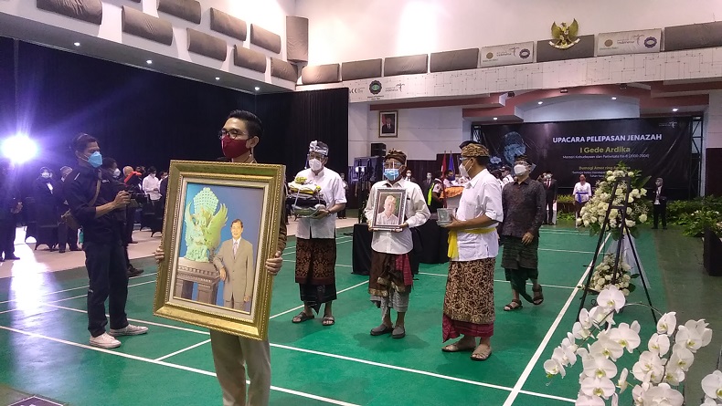 Abu Jasad Mantan Menteri I Gede Ardika Dimakamkan di Gunung Bohong Cimahi