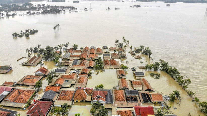 Penampakan dari Udara Banjir Rendam 8.500 Lebih Rumah di Karawang - Bagian 1