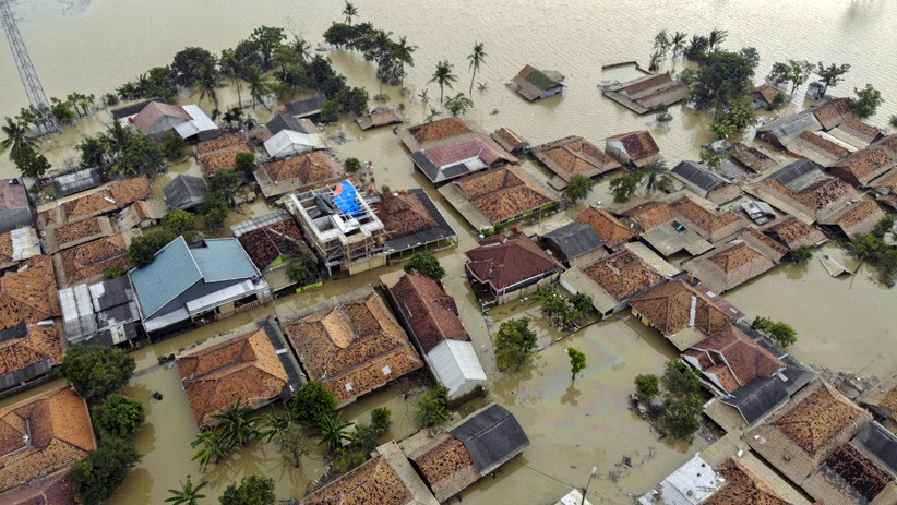 Penampakan dari Udara Banjir Rendam 8.500 Lebih Rumah di Karawang - Bagian 2