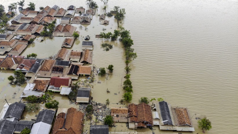 Penampakan dari Udara Banjir Rendam 8.500 Lebih Rumah di Karawang - Bagian 4