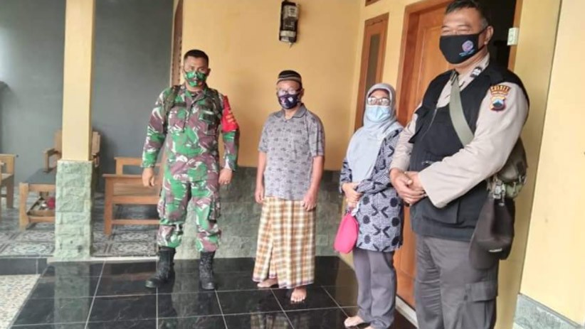 TNI - Polri Dampingi Bidan Desa Tracing Contact Covid-19 - Bagian 2