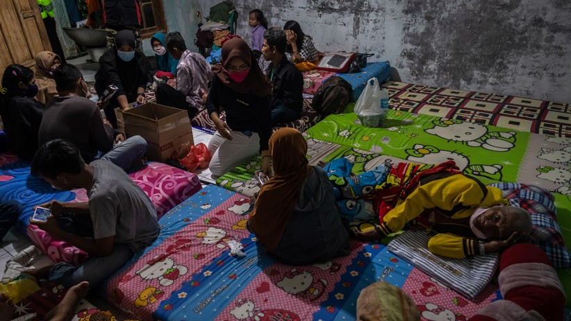 Korban Bencana Angin Puting Beliung Demak Mengungsi di Gedung Sekolah Korban Bencana Angin Puting Beliung Demak Mengungsi di Gedung Sekolah