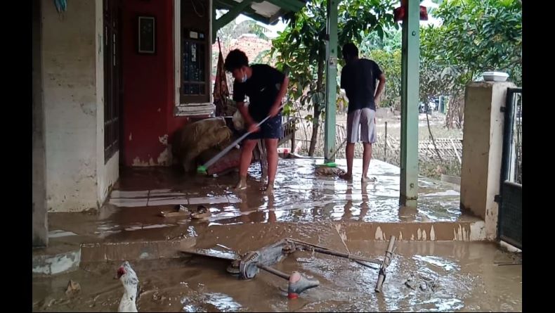 5 Kecamatan Dan 9 Desa Di Karawang Masih Tergenang Air