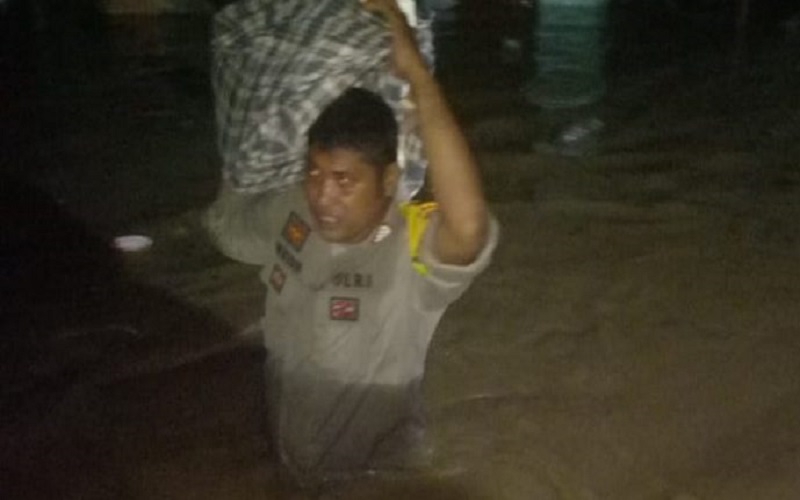 Hujan Deras, Dua Kecamatan di Dompu Banjir hingga 1 Meter 